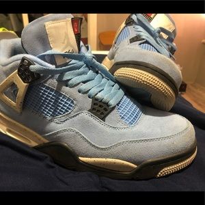 Carolina Jordan 4’s